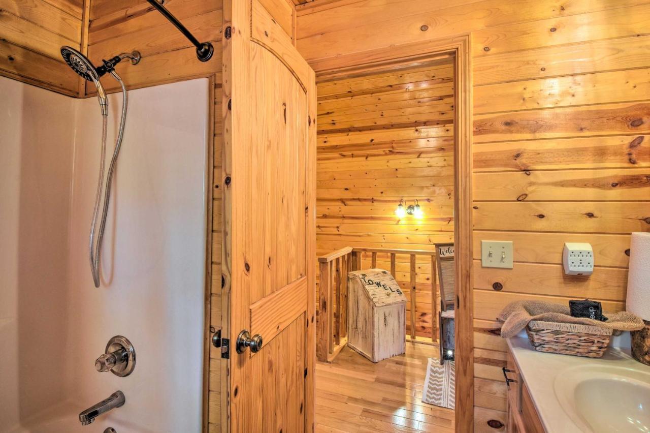 Cozy Hiawassee Cabin With Fire Pit And Mtn Views! מראה חיצוני תמונה