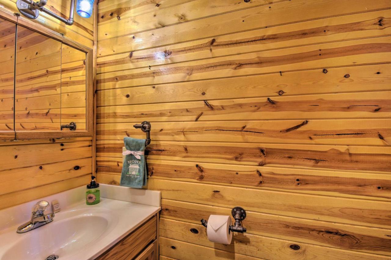 Cozy Hiawassee Cabin With Fire Pit And Mtn Views! מראה חיצוני תמונה